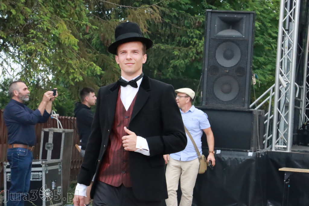Fotorelacja: Pokazem Mody Historycznej we Włodowicach.
