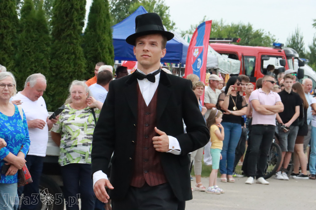 Fotorelacja: Pokazem Mody Historycznej we Włodowicach.