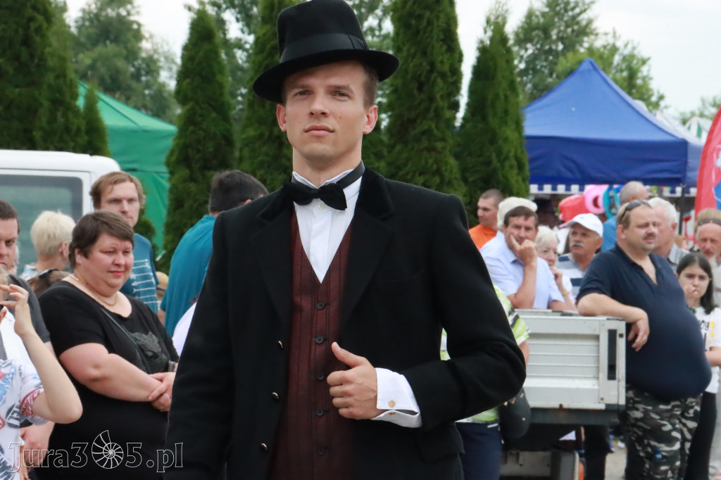 Fotorelacja: Pokazem Mody Historycznej we Włodowicach.