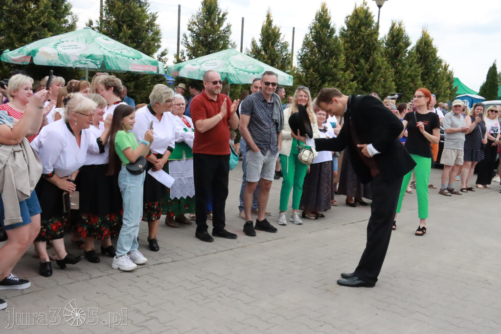 Fotorelacja: Pokazem Mody Historycznej we Włodowicach.