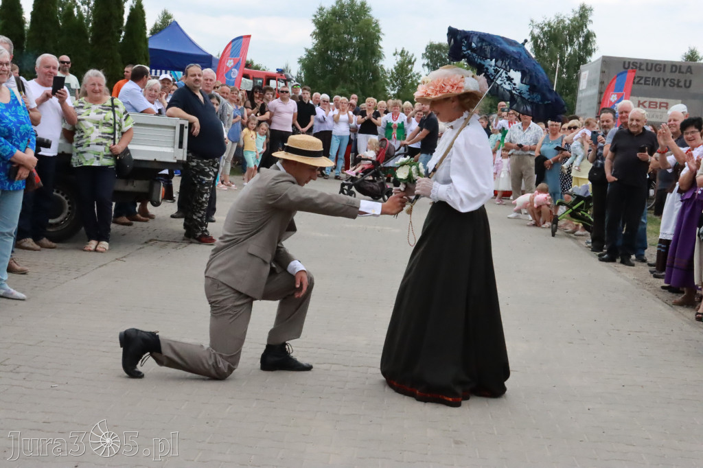 Fotorelacja: Pokazem Mody Historycznej we Włodowicach.