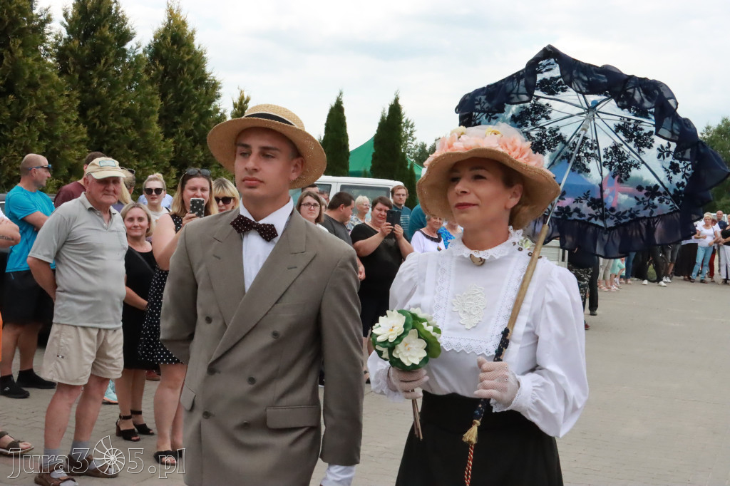 Fotorelacja: Pokazem Mody Historycznej we Włodowicach.