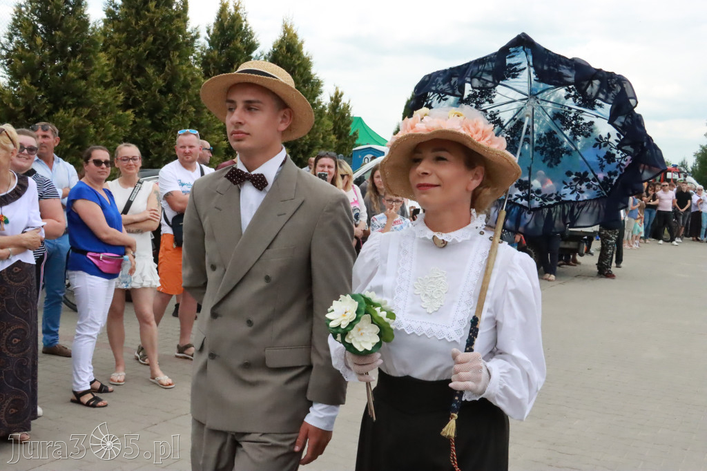Fotorelacja: Pokazem Mody Historycznej we Włodowicach.