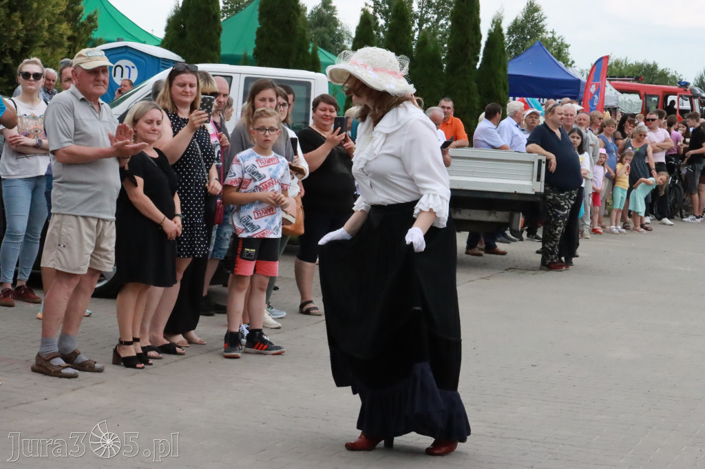 Fotorelacja: Pokazem Mody Historycznej we Włodowicach.