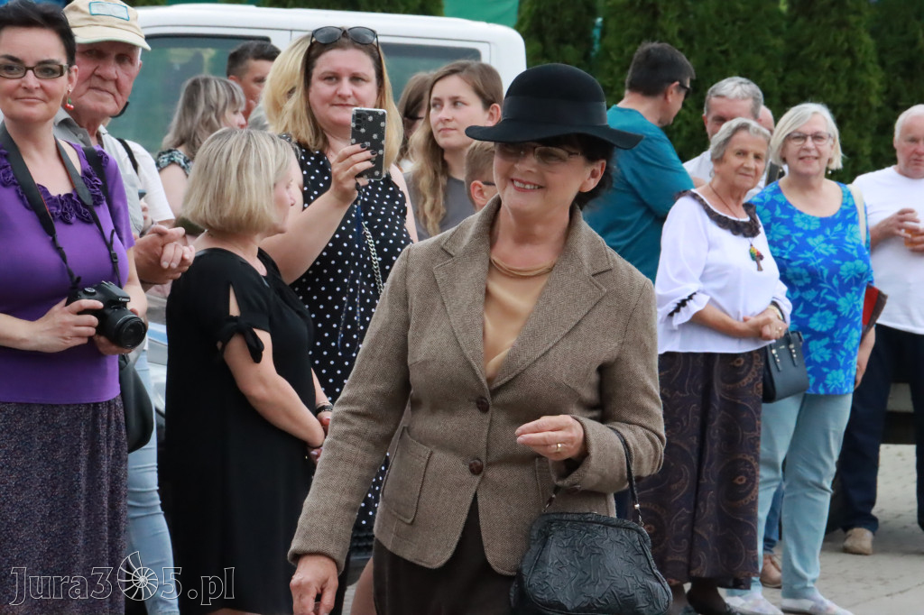 Fotorelacja: Pokazem Mody Historycznej we Włodowicach.