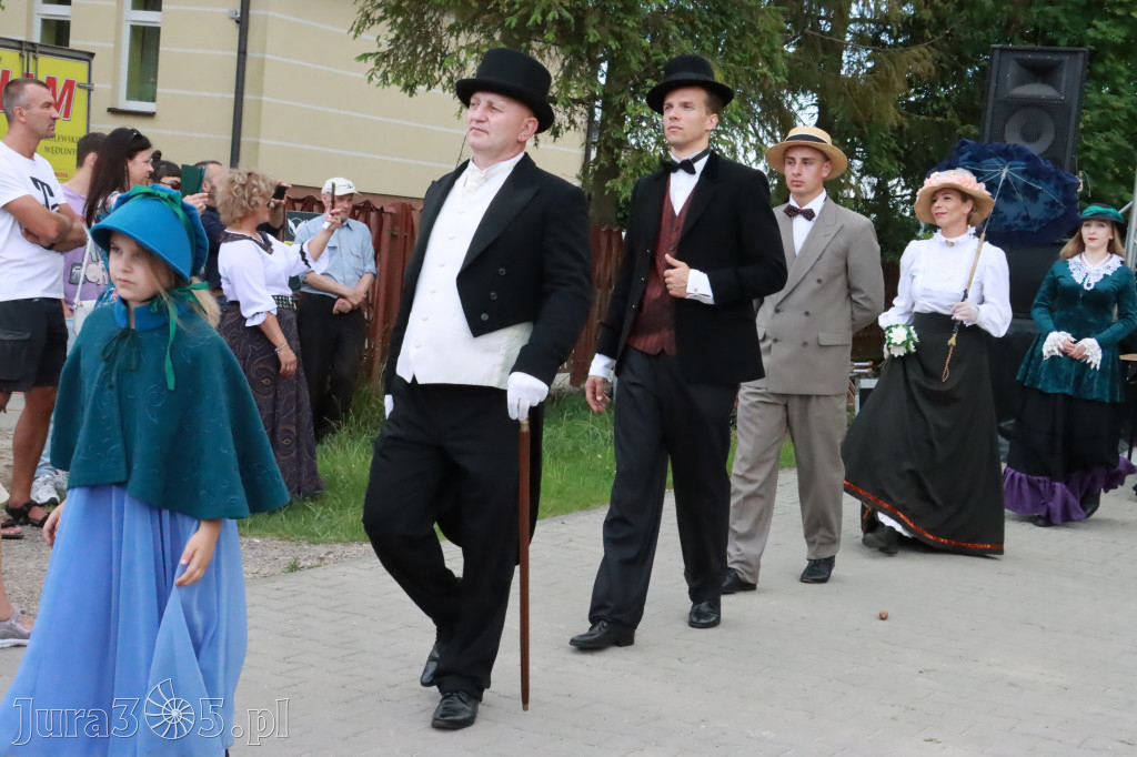 Fotorelacja: Pokazem Mody Historycznej we Włodowicach.
