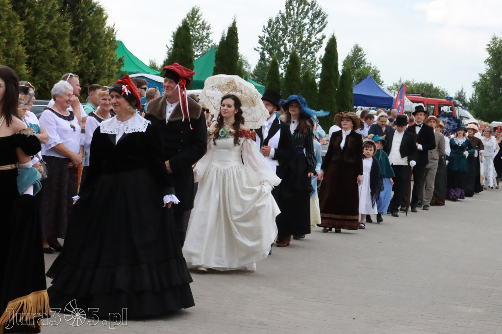 Fotorelacja: Pokazem Mody Historycznej we Włodowicach.