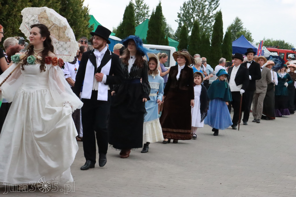 Fotorelacja: Pokazem Mody Historycznej we Włodowicach.