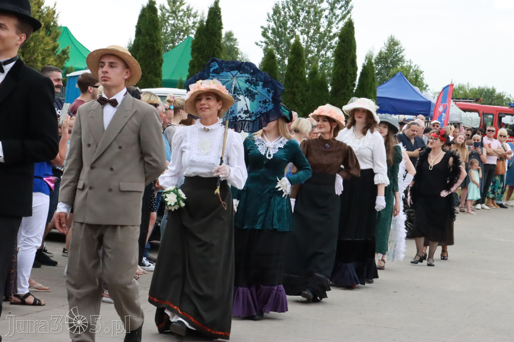 Fotorelacja: Pokazem Mody Historycznej we Włodowicach.