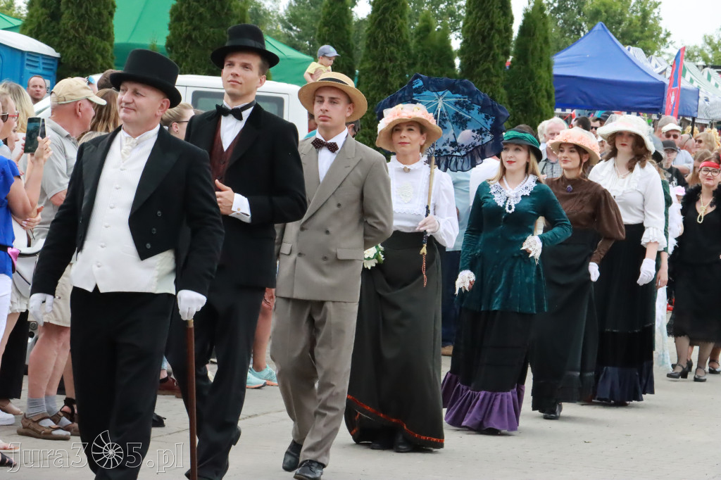Fotorelacja: Pokazem Mody Historycznej we Włodowicach.