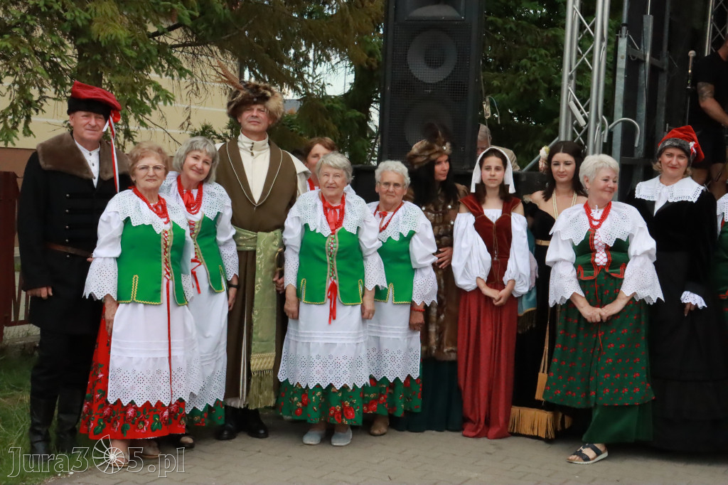 Fotorelacja: Pokazem Mody Historycznej we Włodowicach.