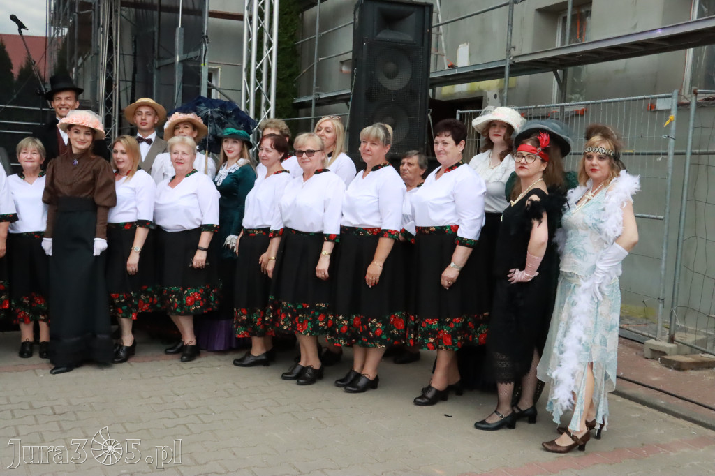 Fotorelacja: Pokazem Mody Historycznej we Włodowicach.