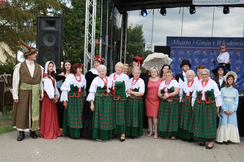 Fotorelacja: Pokazem Mody Historycznej we Włodowicach.