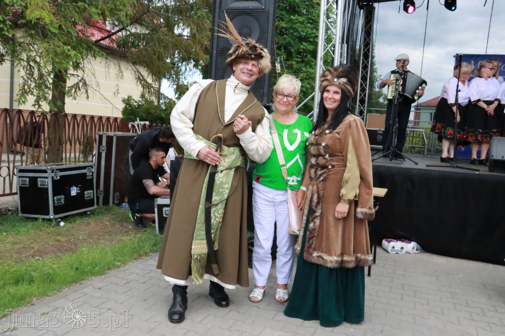 Fotorelacja: Pokazem Mody Historycznej we Włodowicach.