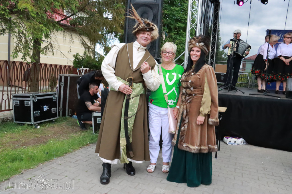Fotorelacja: Pokazem Mody Historycznej we Włodowicach.