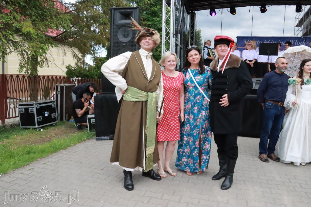 Fotorelacja: Pokazem Mody Historycznej we Włodowicach.