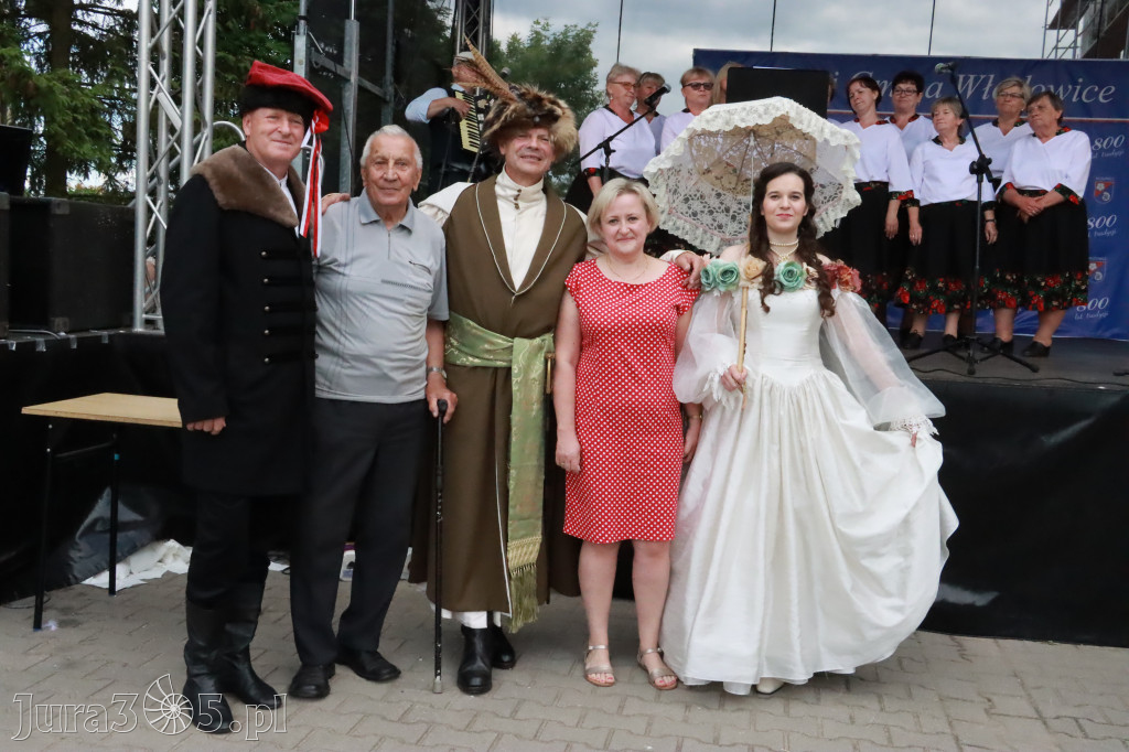 Fotorelacja: Pokazem Mody Historycznej we Włodowicach.