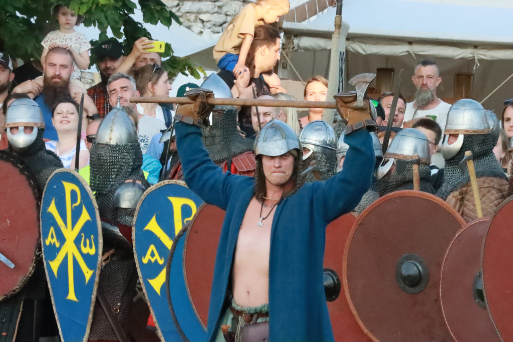 XIX Najazd Barbarzyńców na Zamku Ogrodzieniec.