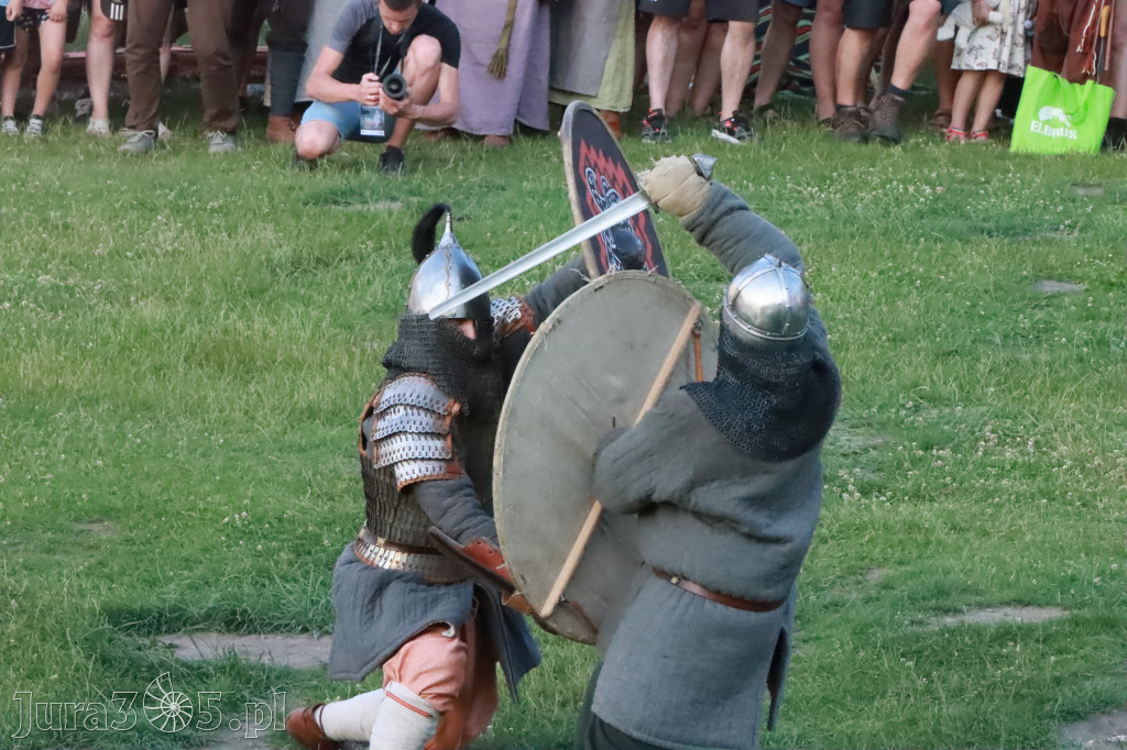 XIX Najazd Barbarzyńców na Zamku Ogrodzieniec.