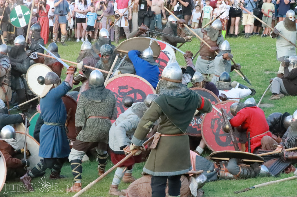 XIX Najazd Barbarzyńców na Zamku Ogrodzieniec.