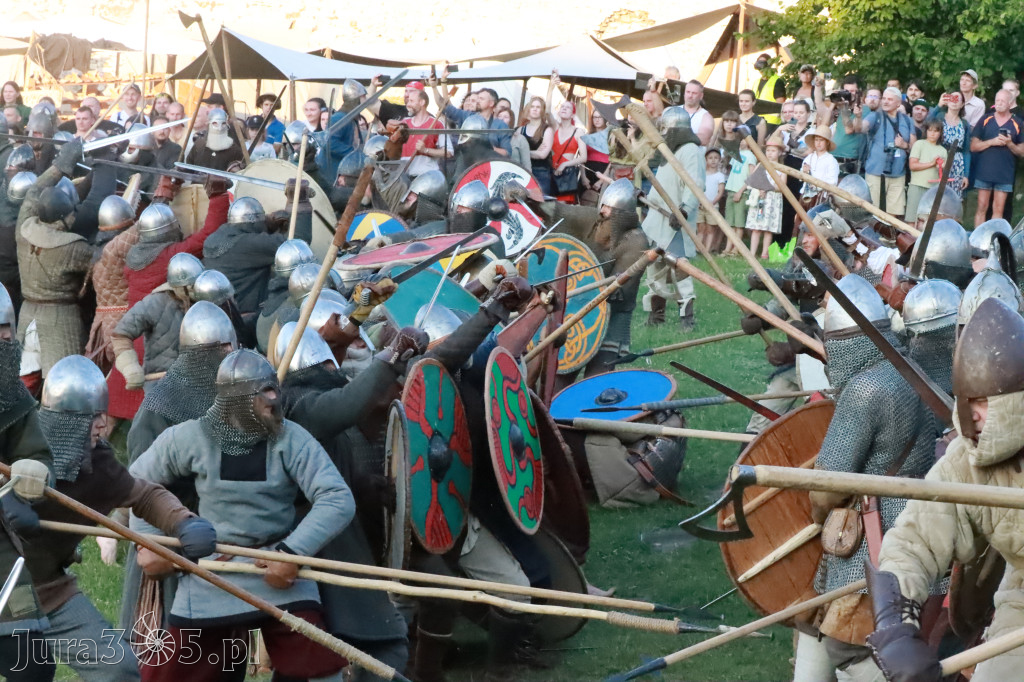 XIX Najazd Barbarzyńców na Zamku Ogrodzieniec.