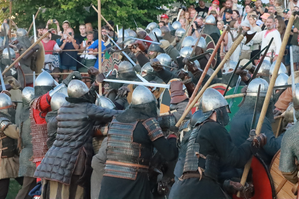 XIX Najazd Barbarzyńców na Zamku Ogrodzieniec.