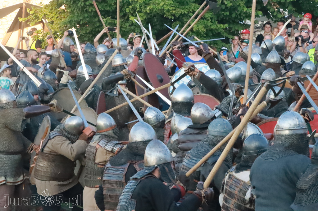XIX Najazd Barbarzyńców na Zamku Ogrodzieniec.