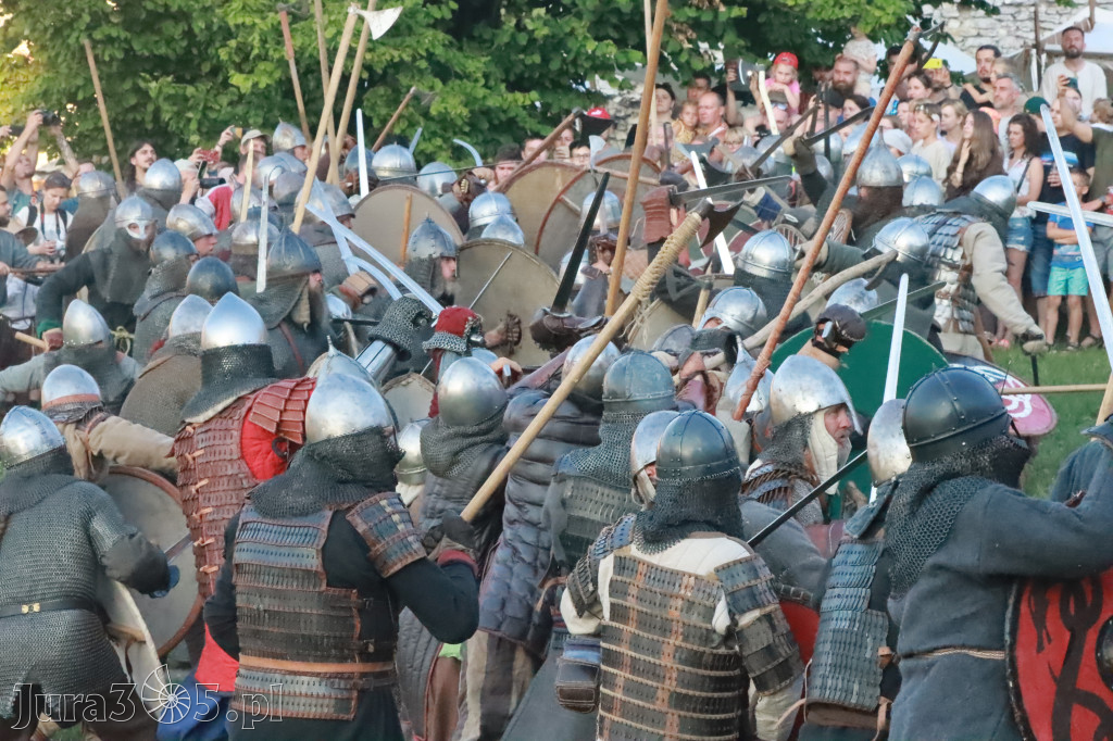 XIX Najazd Barbarzyńców na Zamku Ogrodzieniec.