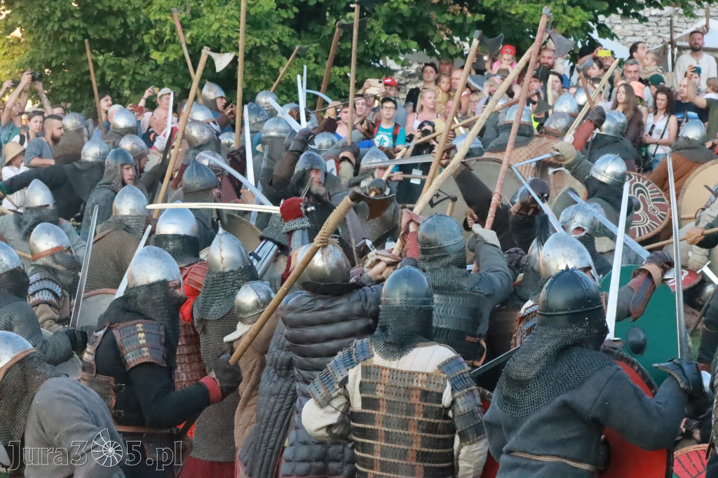 XIX Najazd Barbarzyńców na Zamku Ogrodzieniec.