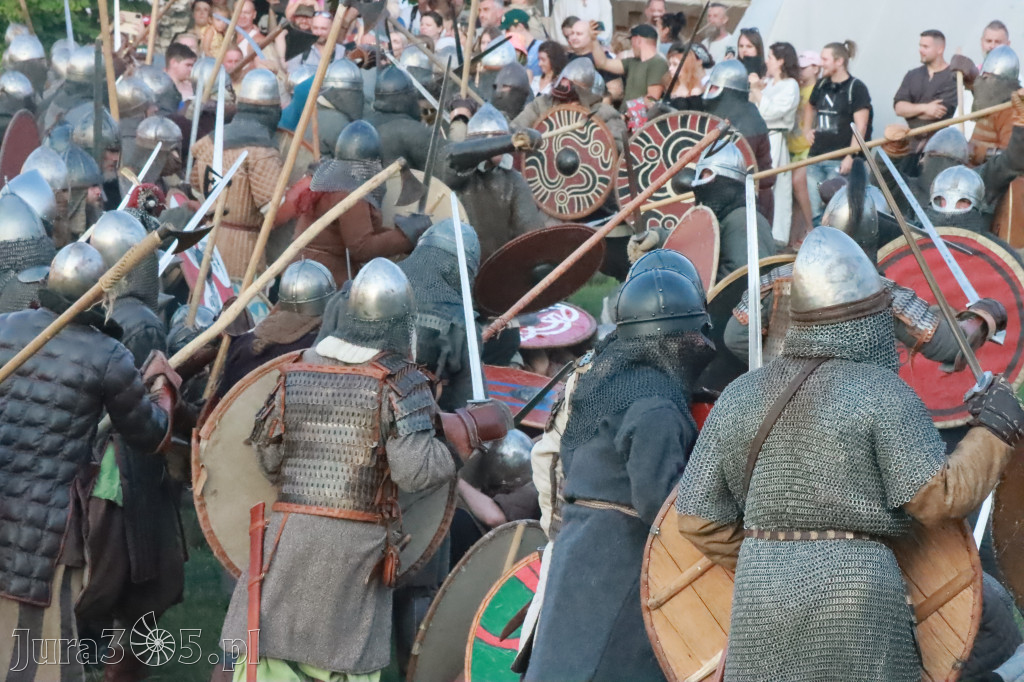 XIX Najazd Barbarzyńców na Zamku Ogrodzieniec.