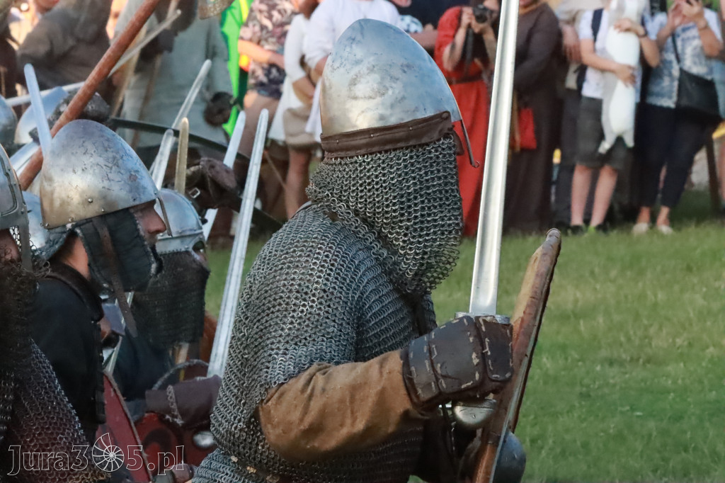 XIX Najazd Barbarzyńców na Zamku Ogrodzieniec.