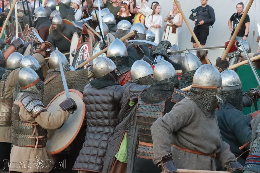XIX Najazd Barbarzyńców na Zamku Ogrodzieniec.
