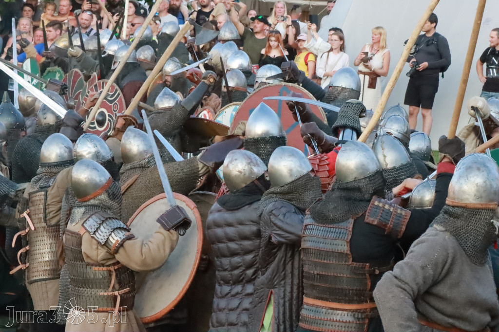 XIX Najazd Barbarzyńców na Zamku Ogrodzieniec.