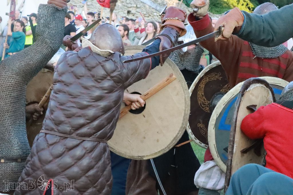 XIX Najazd Barbarzyńców na Zamku Ogrodzieniec.