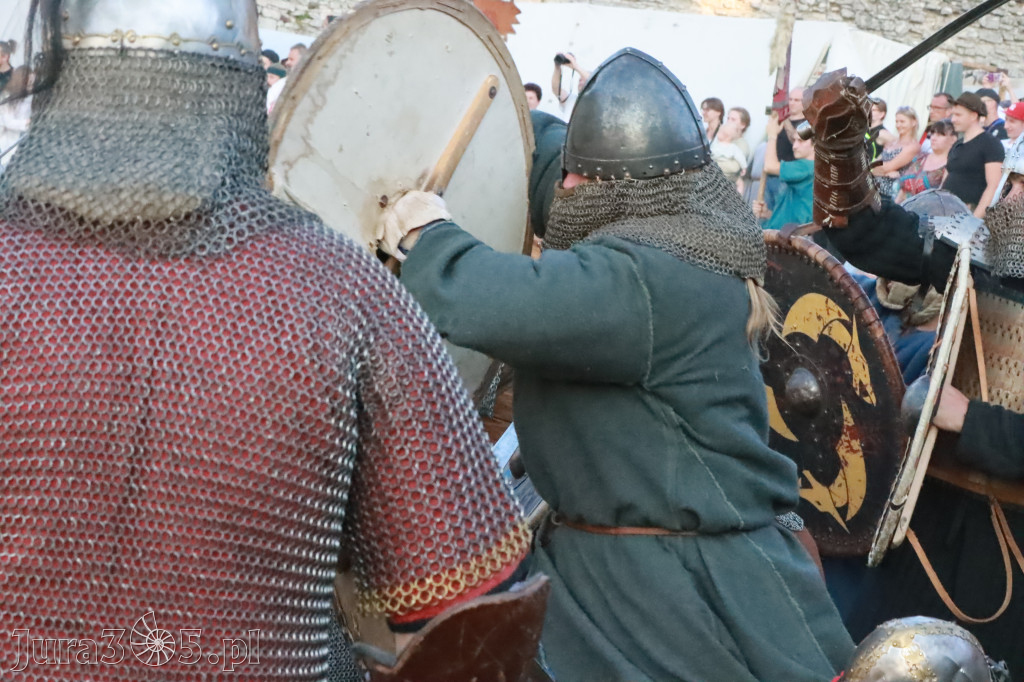 XIX Najazd Barbarzyńców na Zamku Ogrodzieniec.