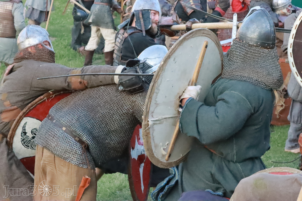 XIX Najazd Barbarzyńców na Zamku Ogrodzieniec.