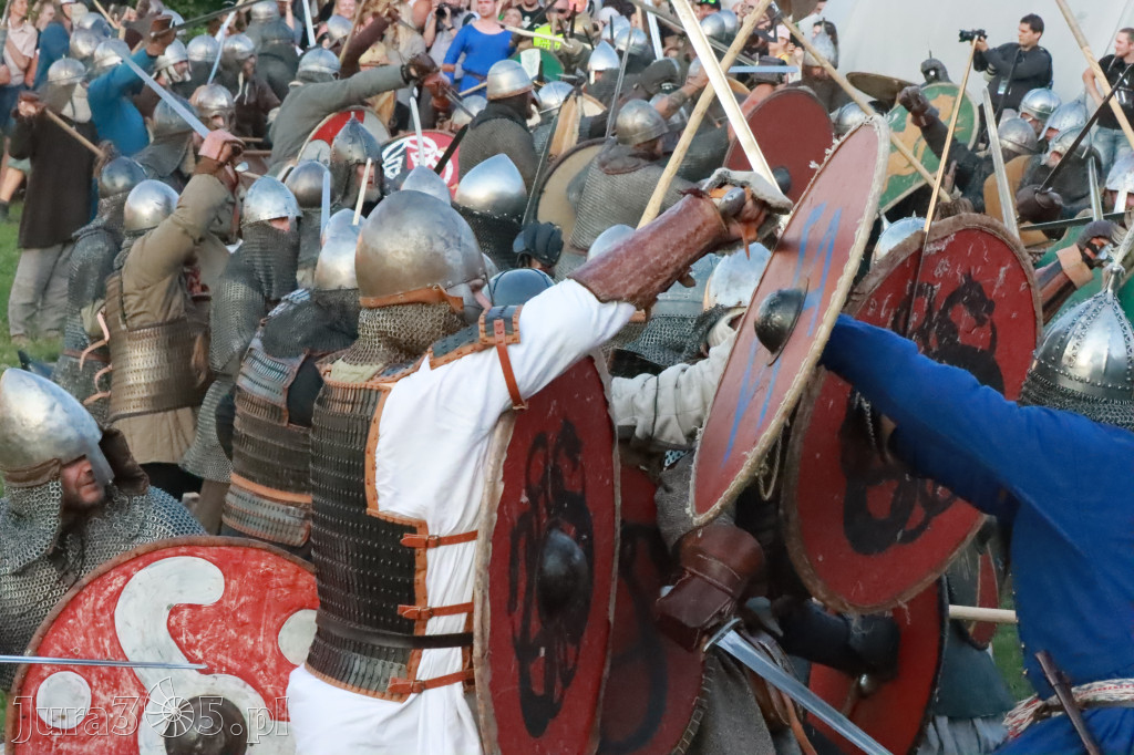 XIX Najazd Barbarzyńców na Zamku Ogrodzieniec.