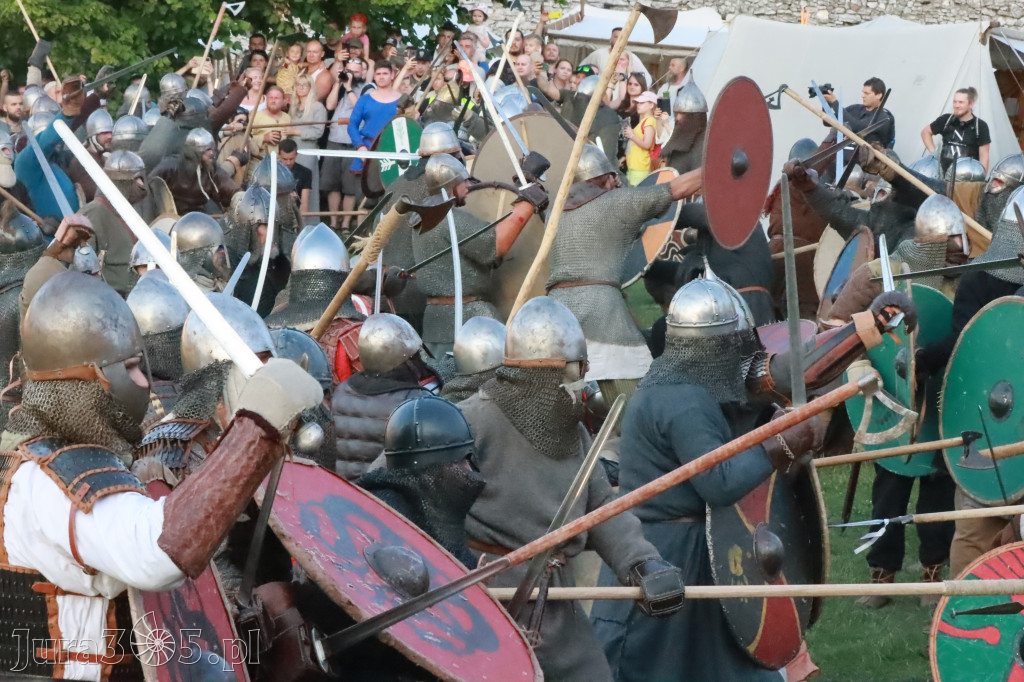 XIX Najazd Barbarzyńców na Zamku Ogrodzieniec.
