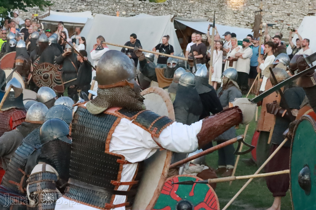 XIX Najazd Barbarzyńców na Zamku Ogrodzieniec.