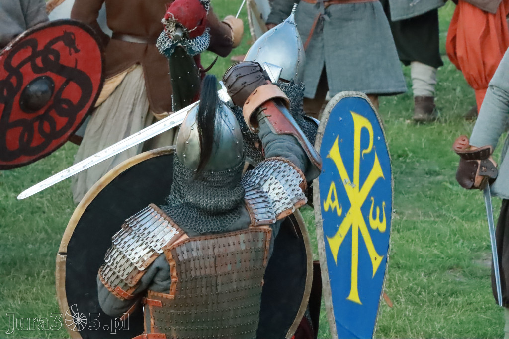 XIX Najazd Barbarzyńców na Zamku Ogrodzieniec.