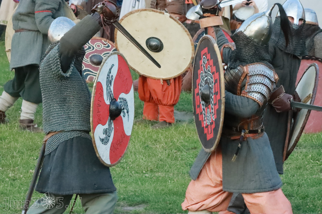 XIX Najazd Barbarzyńców na Zamku Ogrodzieniec.