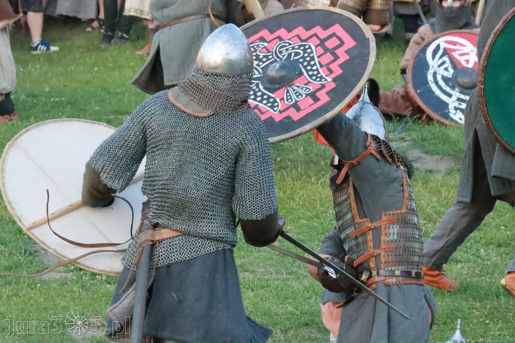 XIX Najazd Barbarzyńców na Zamku Ogrodzieniec.