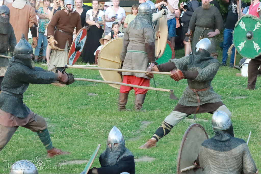 XIX Najazd Barbarzyńców na Zamku Ogrodzieniec.
