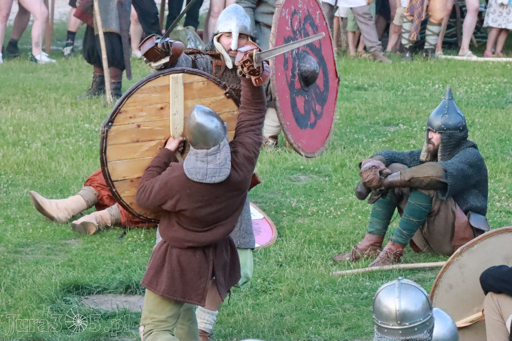XIX Najazd Barbarzyńców na Zamku Ogrodzieniec.
