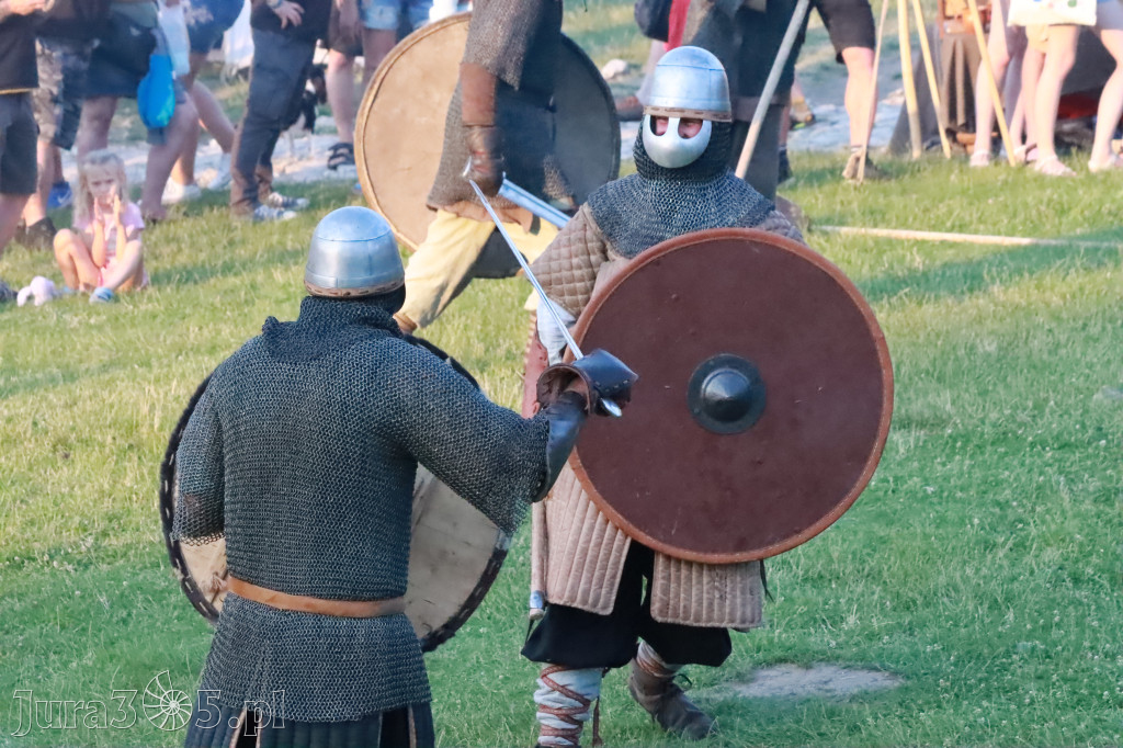 XIX Najazd Barbarzyńców na Zamku Ogrodzieniec.