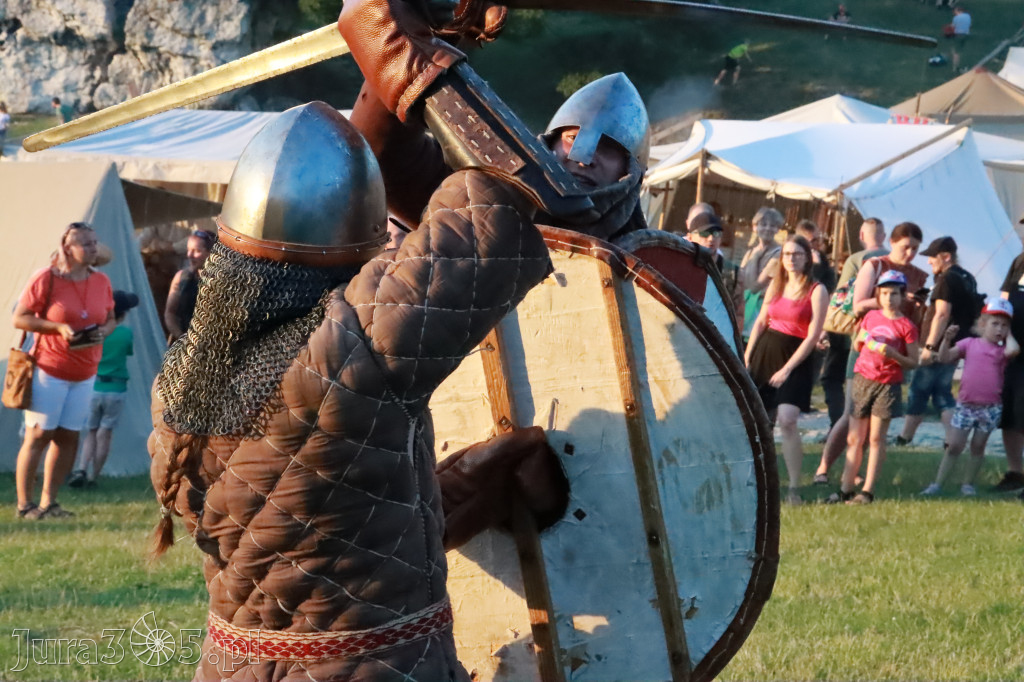 XIX Najazd Barbarzyńców na Zamku Ogrodzieniec.