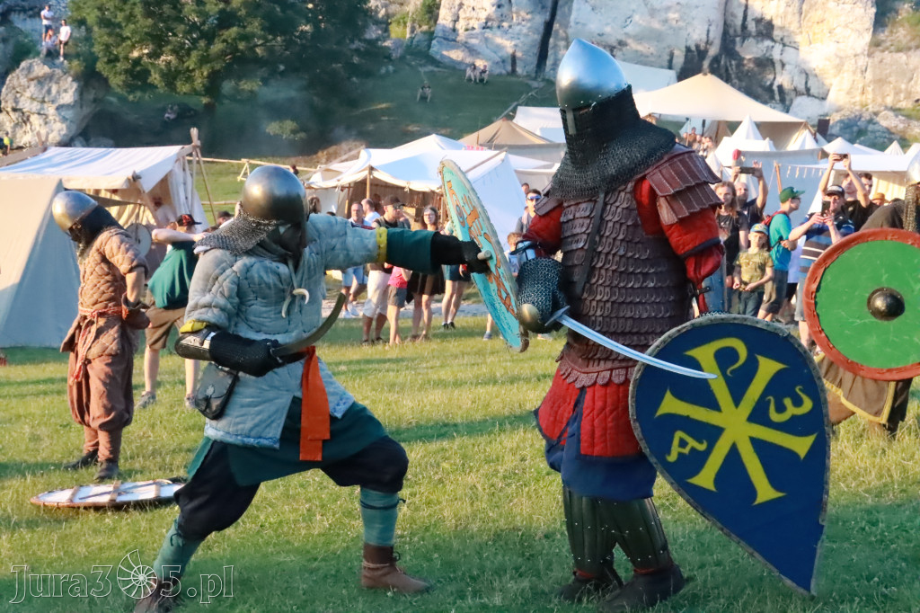 XIX Najazd Barbarzyńców na Zamku Ogrodzieniec.