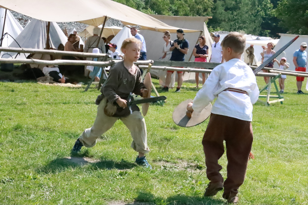 Fotorelacja: Finały Turnieju Bojowego Wojów - Zamek Ogrodzieniec.