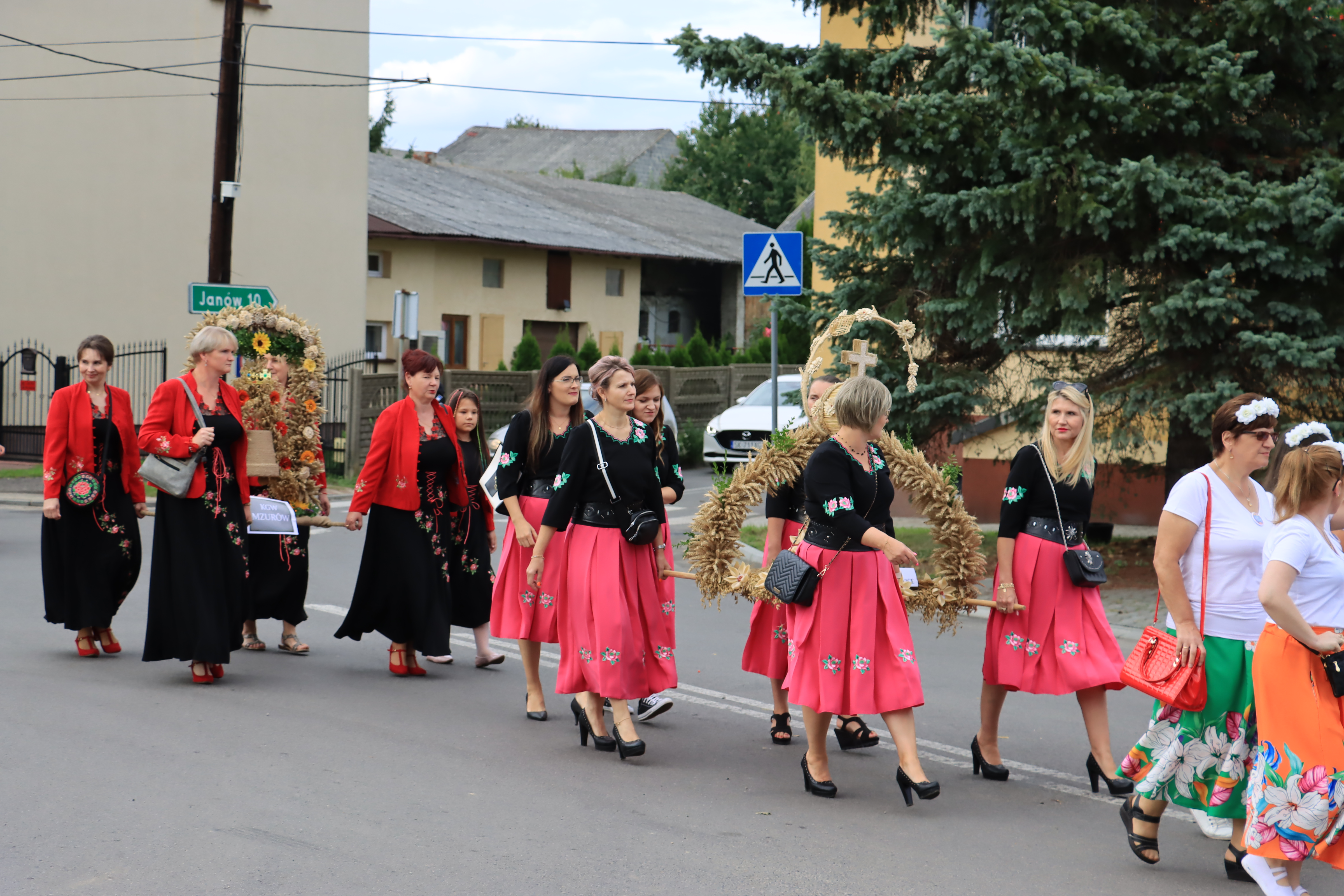 Fotorelacja: Dożynki Gminno-Parafialne w Niegowie cz. 1