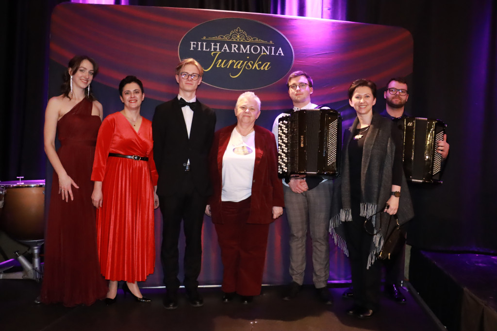 Fotorelacja: POCZTÓWKA Z PARYŻA Koncert Filharmonia Jurajska